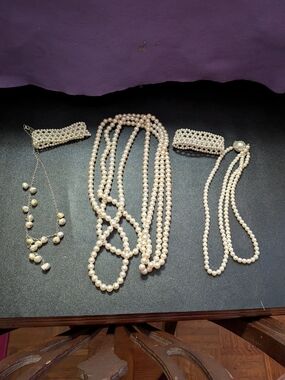 Pearl Necklace and Bracelet Set - Cream Pearls